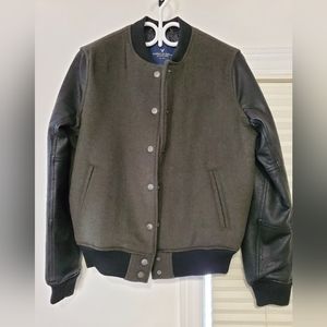 American Eagle varsity jacket. 🚨 Bundle and Save. 4 for $15.